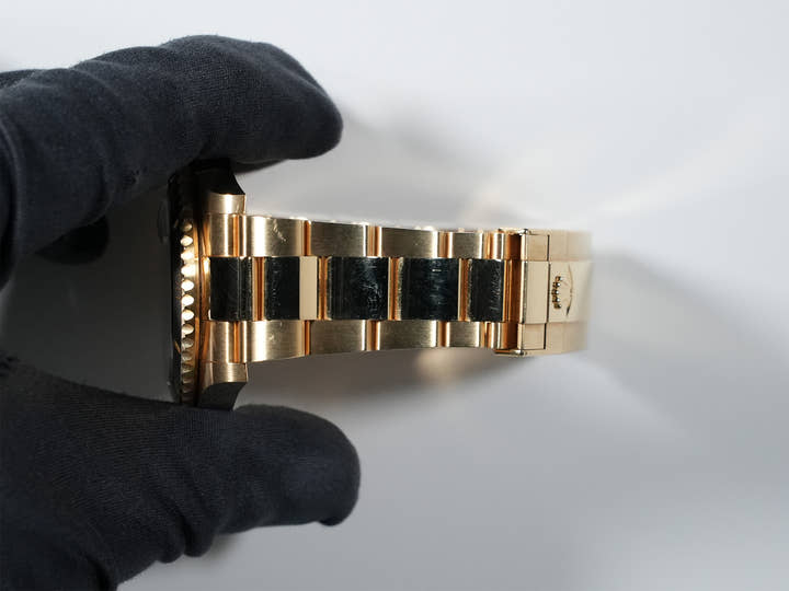 Rolex Submariner Date Ref. 126618LN Yellow Gold Black Dial