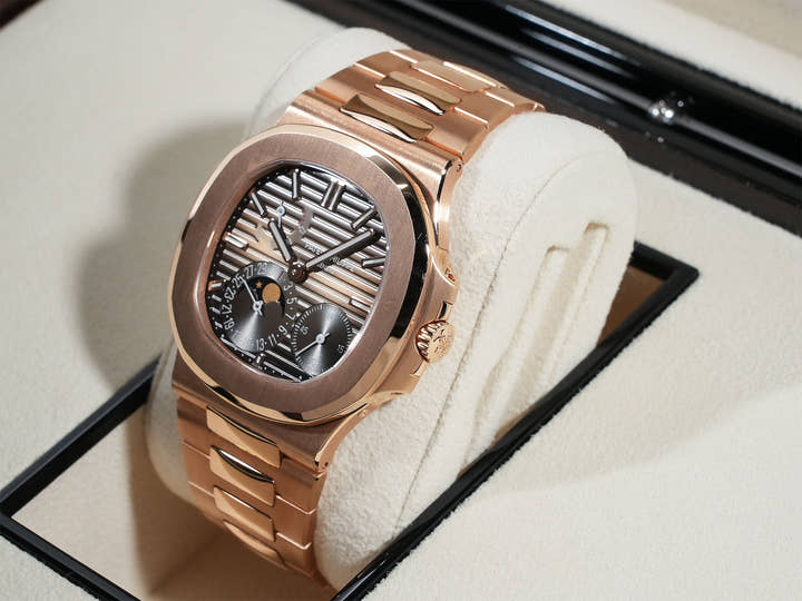 パテックフィリップ ノーチラス Ref.5712/1R-001 ローズゴールド ブラウン ソレイユ文字盤