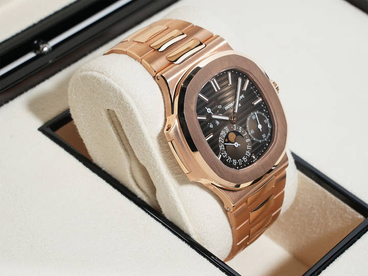 パテックフィリップ ノーチラス Ref.5712/1R-001 ローズゴールド ブラウン ソレイユ文字盤