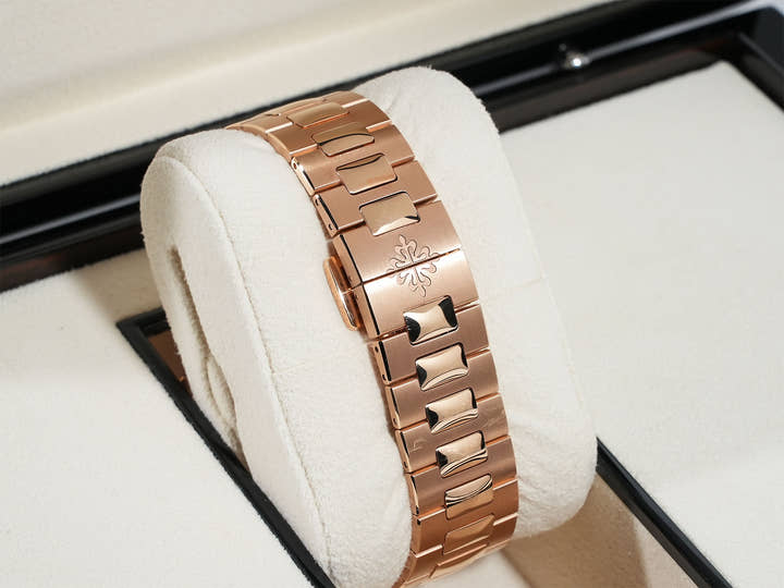 パテックフィリップ ノーチラス Ref.5712/1R-001 ローズゴールド ブラウン ソレイユ文字盤