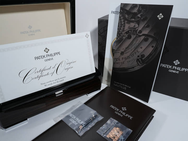 パテックフィリップ ノーチラス Ref.5712/1R-001 ローズゴールド ブラウン ソレイユ文字盤