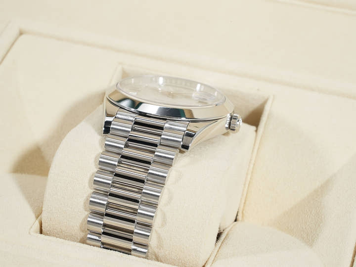 ロレックス デイデイト40 Ref.228206A プラチナ メテオライト文字盤