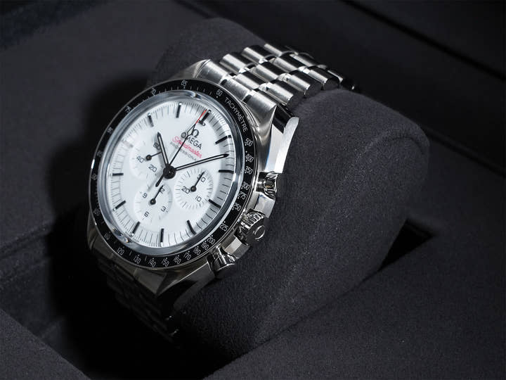 オメガ スピードマスター ムーンウォッチ プロフェッショナル Ref.310.30.42.50.04.001 ホワイト文字盤 未使用 48wp7bua