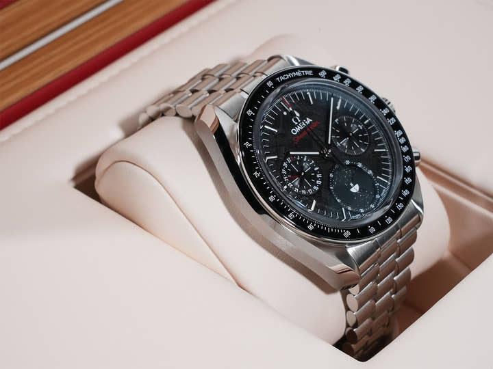 オメガ スピードマスター ムーンフェイズ メテオライト Ref.304.30.43.52.01.001 メテオライト文字盤 未使用 ix6ntmvo