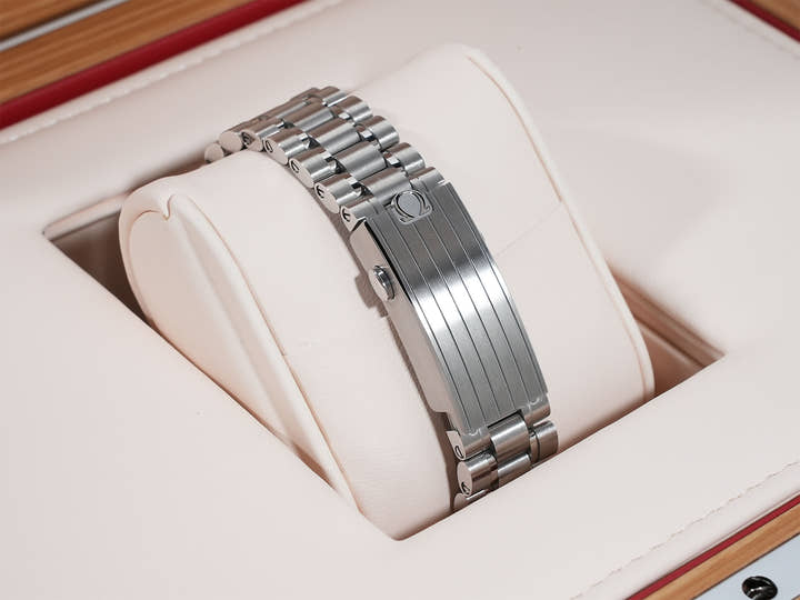 オメガ スピードマスター ムーンフェイズ メテオライト Ref.304.30.43.52.01.001 メテオライト文字盤 未使用 ix6ntmvo