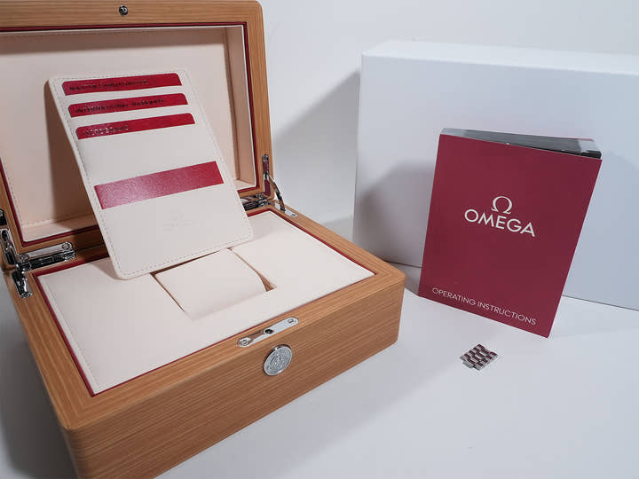 オメガ スピードマスター ムーンフェイズ メテオライト Ref.304.30.43.52.01.001 メテオライト文字盤 未使用 ix6ntmvo