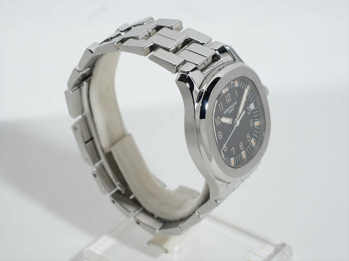 パテックフィリップ アクアノート ミディアム Ref.5066/1A-001 ステンレススチール ブラック文字盤