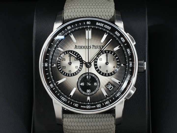 オーデマピゲ CODE 11.59 バイ オーデマ ピゲ クロノグラフ Ref.26393QT.OO.A064KB.01 ステンレススチール/ブラックセラミック スモークベージュ文字盤