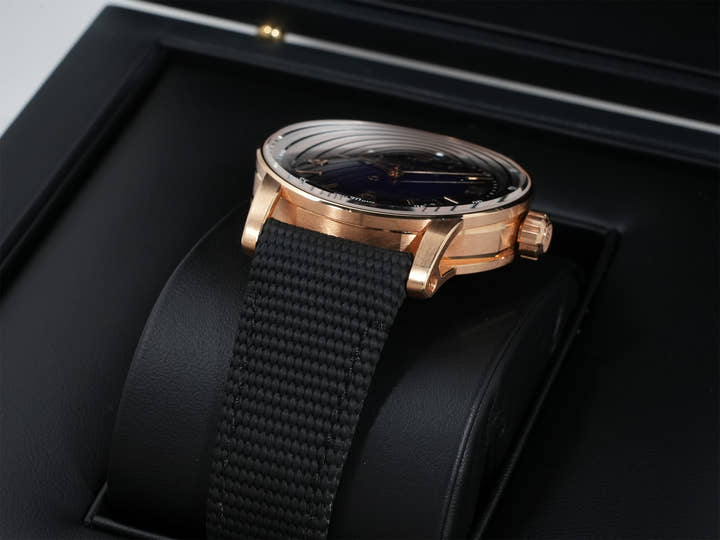 オーデマピゲ CODE 11.59 バイ オーデマ ピゲ Ref.15210OR.OO.A028CR.01 ピンクゴールド スモークブルーラッカー文字盤