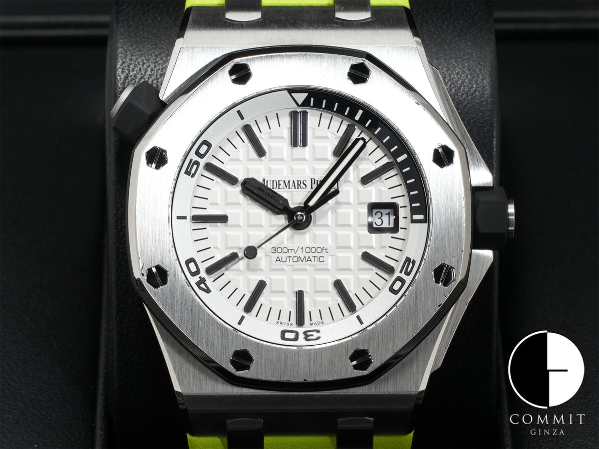 Audemars Piguet Royal Oak Offshore Diver Ref. 15710ST.OO.A002CA.02 Stainless Steel Silver (Mega Tapestry) Dial