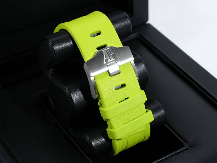 Audemars Piguet Royal Oak Offshore Diver Ref. 15710ST.OO.A002CA.02 Stainless Steel Silver (Mega Tapestry) Dial