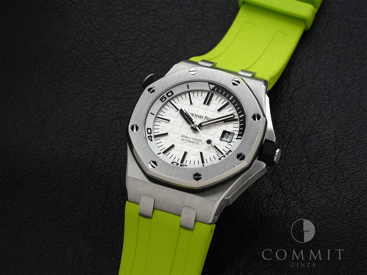 Audemars Piguet Royal Oak Offshore Diver Ref. 15710ST.OO.A002CA.02 Stainless Steel Silver (Mega Tapestry) Dial