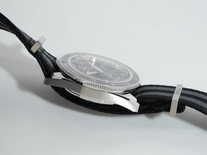 オメガ シーマスター 300 スペクター Ref.233.32.41.21.01.001 ブラック文字盤 未使用 txfz7wi8