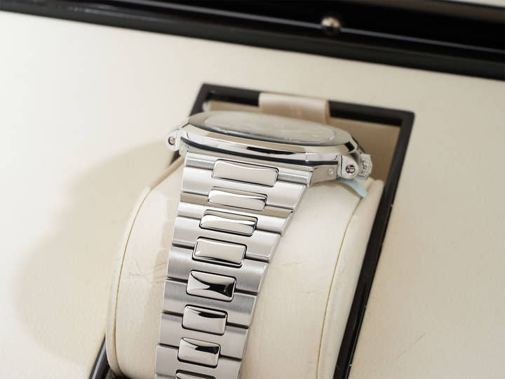 パテックフィリップ ノーチラス プチコンプリケーション Ref.5712/1A-001 ステンレススチール ブルー文字盤