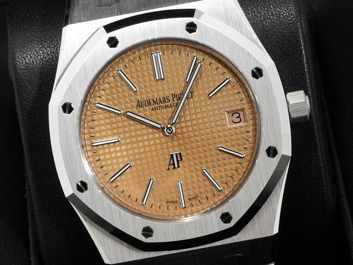 Audemars Piguet Royal Oak Jumbo Extra-Thin Ref. 15202BC.OO.1240BC.01 White Gold Pink Gold Dial