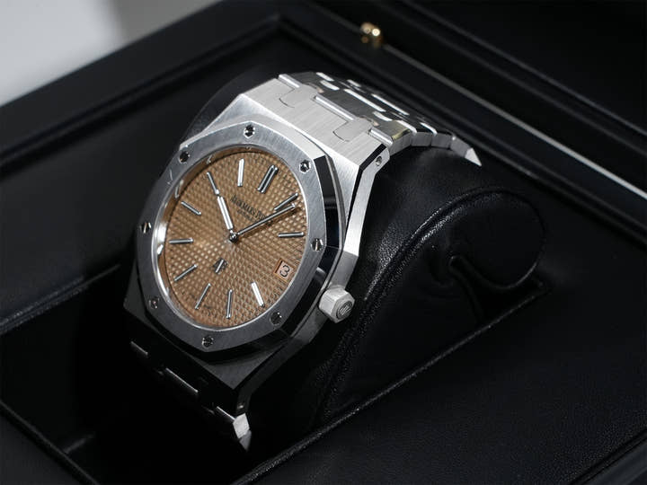 Audemars Piguet Royal Oak Jumbo Extra-Thin Ref. 15202BC.OO.1240BC.01 White Gold Pink Gold Dial