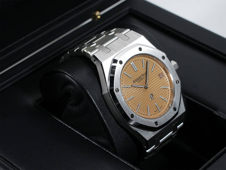 Audemars Piguet Royal Oak Jumbo Extra-Thin Ref. 15202BC.OO.1240BC.01 White Gold Pink Gold Dial