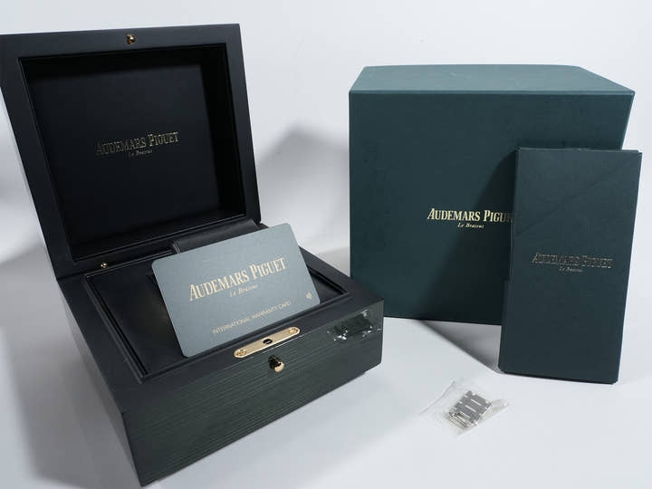 Audemars Piguet Royal Oak Jumbo Extra-Thin Ref. 15202BC.OO.1240BC.01 White Gold Pink Gold Dial