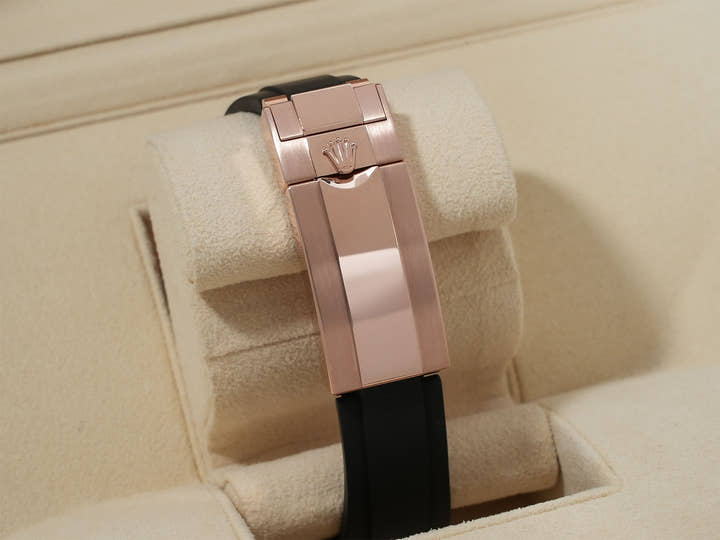 ロレックス デイトナ Ref.126515LN エバーローズゴールド ブライトブラックxサンダスト文字盤