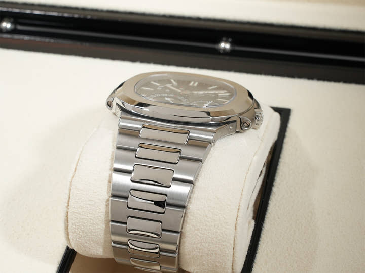 パテックフィリップ ノーチラス プチコンプリケーション Ref.5712/1A-001 ステンレススチール ブルー文字盤