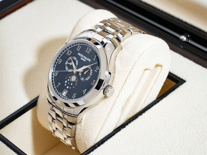 パテックフィリップ アニュアルカレンダー ムーンフェイズ Ref.4947/1A-001 ステンレススチール ブルー文字盤