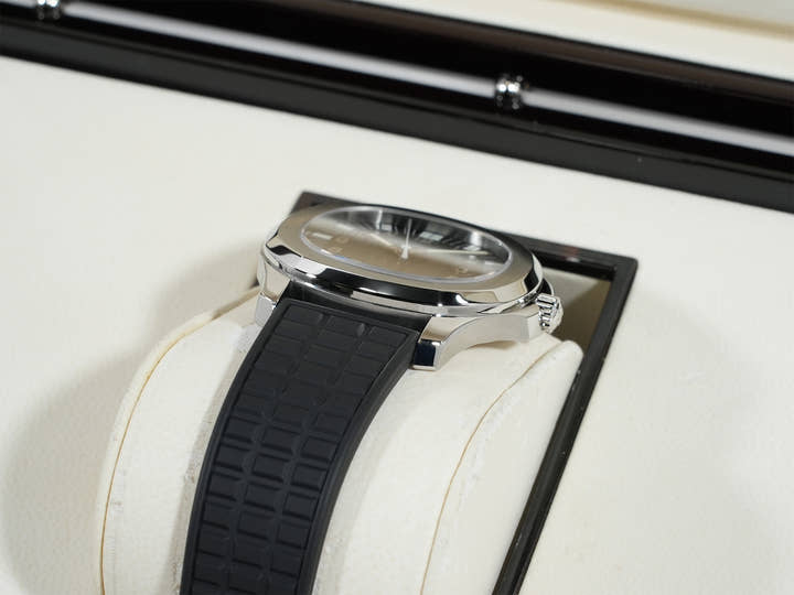 パテックフィリップ アクアノート ラージ Ref.5065A-001 ステンレススチール ブラック文字盤