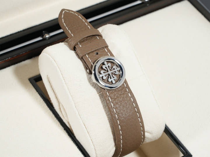 パテックフィリップ コンプリケーション ワールドタイム クロノグラフ Ref.5935A-001 ステンレススチール ローズゴールドメッキ オパーリン文字盤