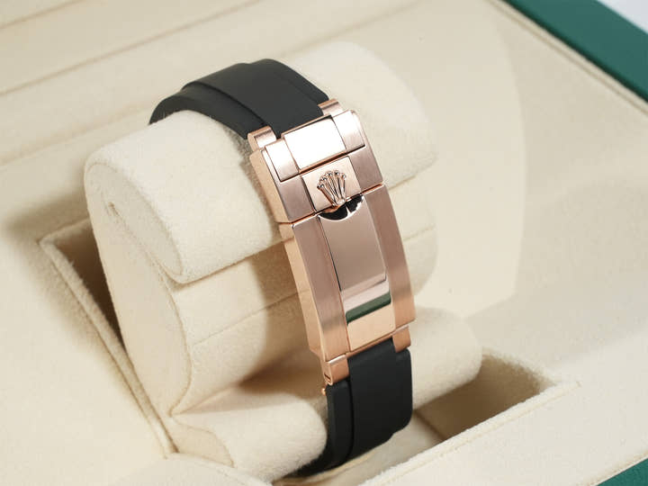 ロレックス デイトナ Ref.116515LN エバーローズゴールド サンダストxブラック文字盤