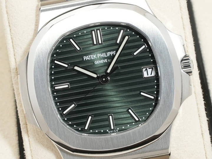 パテックフィリップ ノーチラス Ref.5711/1A-014 ステンレススチール グリーン文字盤