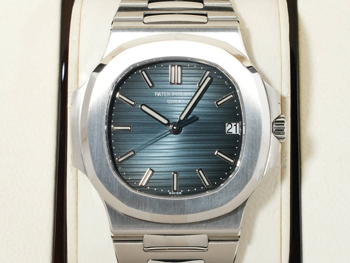 パテックフィリップ ノーチラス Ref.5711/1A-010 ステンレススチール ブルー文字盤