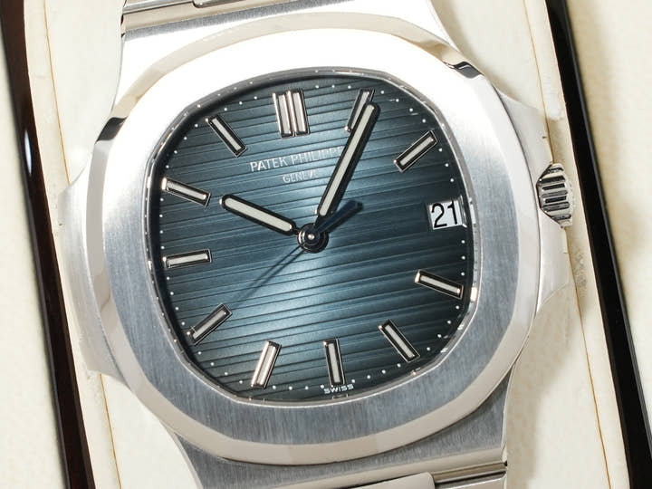 パテックフィリップ ノーチラス Ref.5711/1A-010 ステンレススチール ブルー文字盤