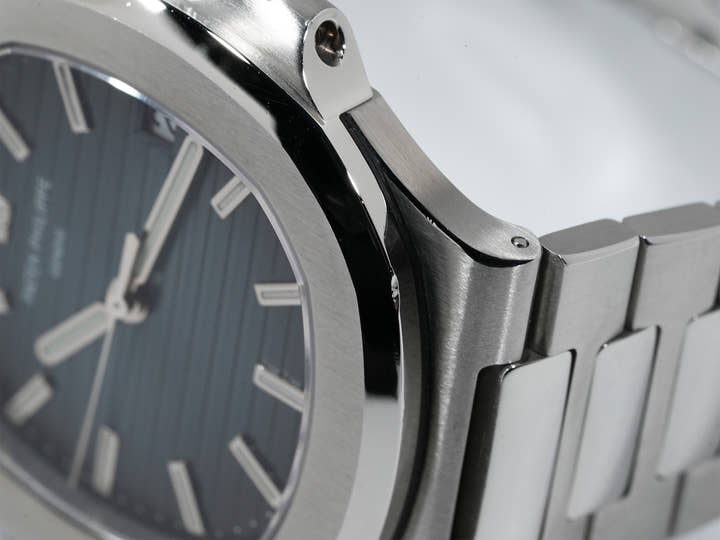 パテックフィリップ ノーチラス Ref.5711/1A-010 ステンレススチール ブルー文字盤