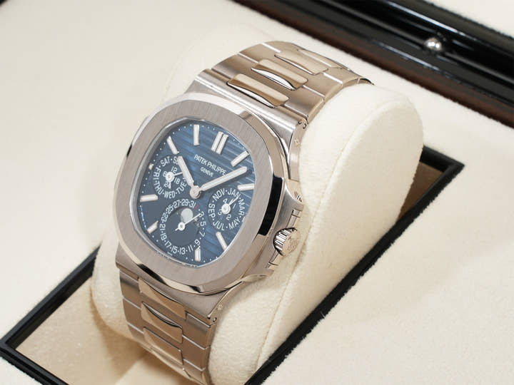 パテックフィリップ ノーチラス パーペチュアルカレンダー Ref.5740/1G-001 ホワイトゴールド ブルー文字盤