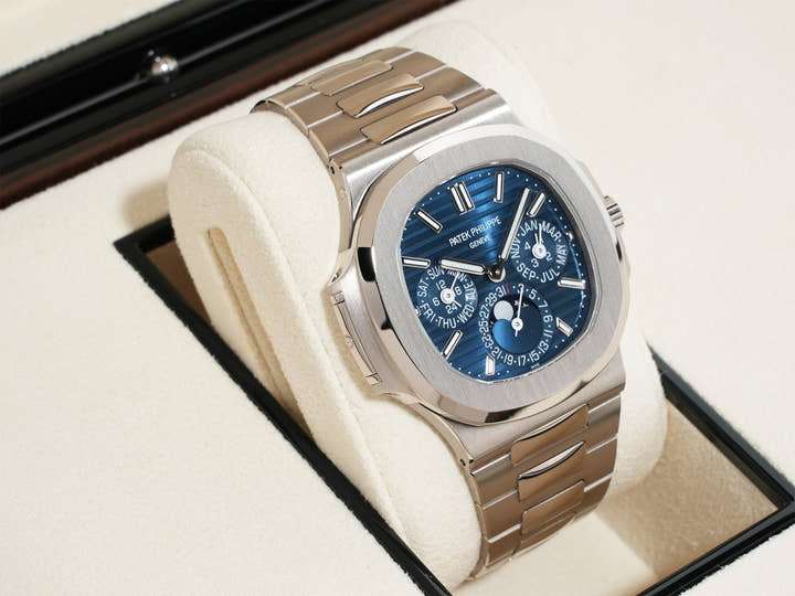 パテックフィリップ ノーチラス パーペチュアルカレンダー Ref.5740/1G-001 ホワイトゴールド ブルー文字盤