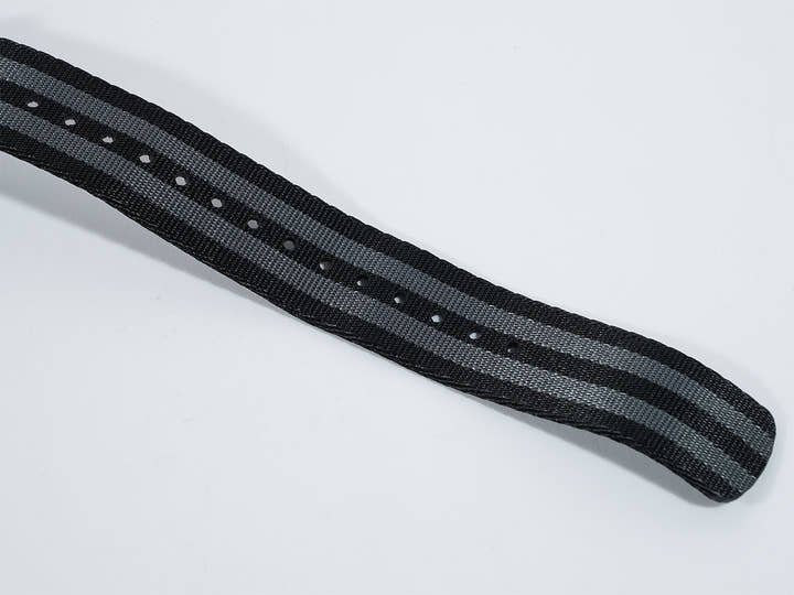 オメガ シーマスター 300 スペクター Ref.233.32.41.21.01.001 ブラック文字盤 未使用 mjz7xs8p