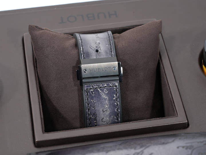 ウブロ クラシックフュージョン トゥールビヨン 5デイ パワーリザーブ ベルルッティ スクリット オールブラック Ref.505.CM.0500.VR.BER17 BLACK CERAMIC ブラック文字盤 美品 z7am2738