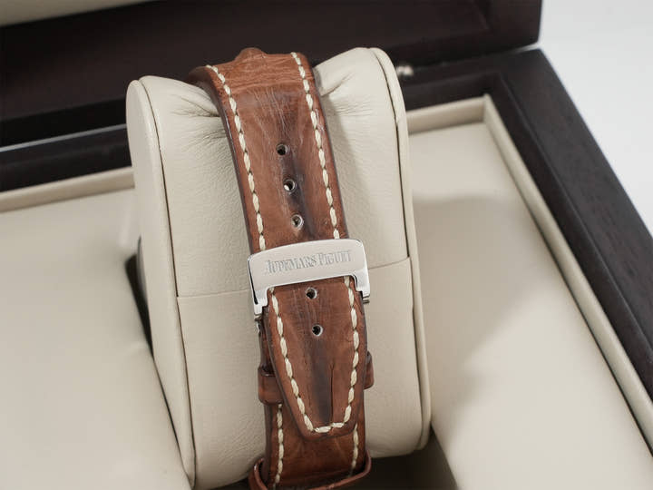 Audemars Piguet Royal Oak Offshore Chronograph Safari Ref. 26170ST.OO.D091CR.01 Stainless Steel Ivory Dial