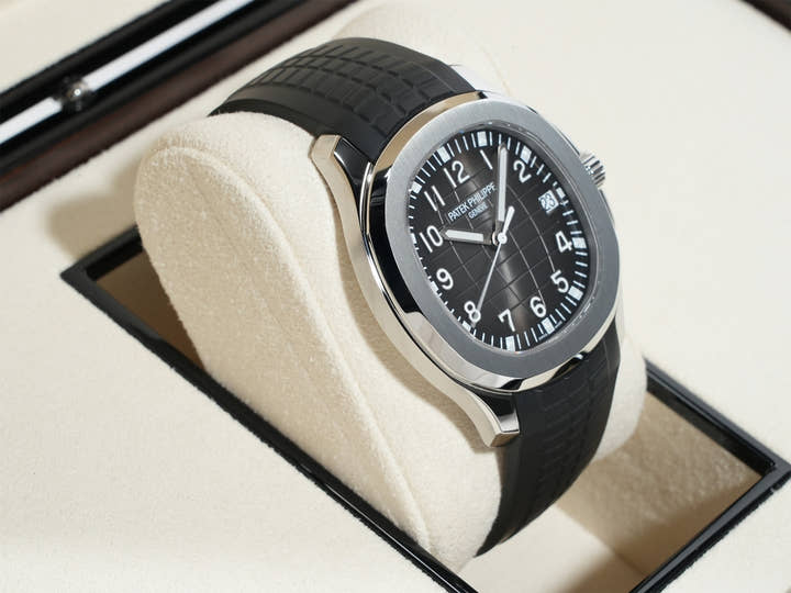 パテックフィリップ アクアノート Ref.5167A-001 ステンレススチール ブラック文字盤