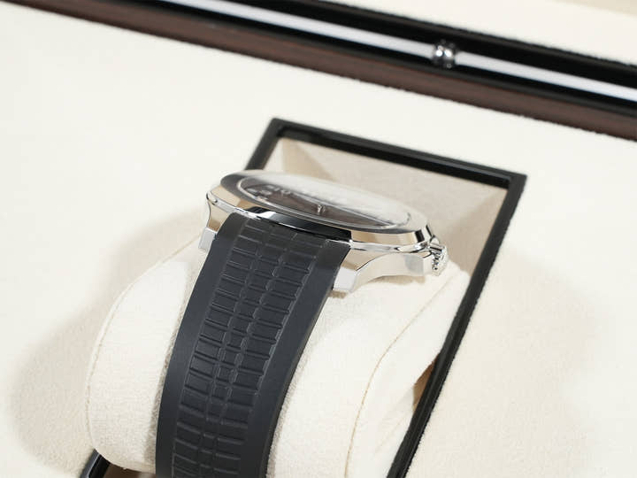 パテックフィリップ アクアノート Ref.5167A-001 ステンレススチール ブラック文字盤