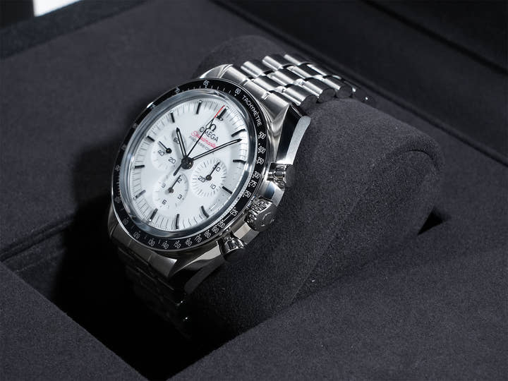 オメガ スピードマスター ムーンウォッチ プロフェッショナル Ref.310.30.42.50.04.001 ホワイト文字盤 未使用 8siuzo45