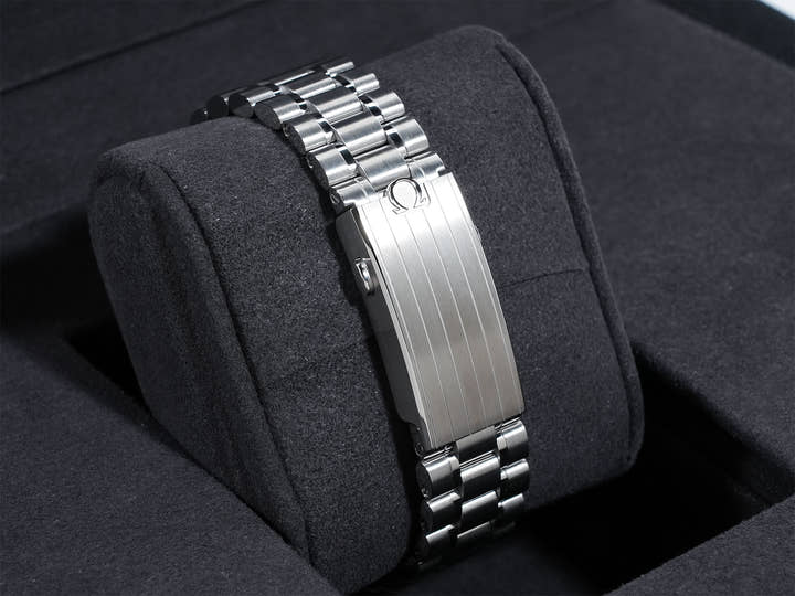 オメガ スピードマスター ムーンウォッチ プロフェッショナル Ref.310.30.42.50.04.001 ホワイト文字盤 未使用 8siuzo45