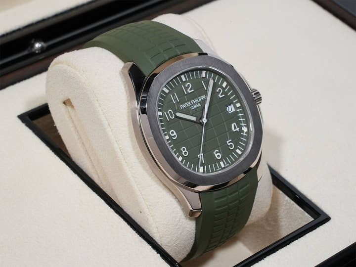 パテックフィリップ アクアノート Ref.5168G-010 ホワイトゴールド カーキグリーン文字盤