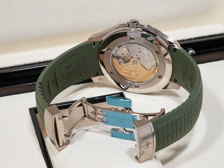 パテックフィリップ アクアノート Ref.5168G-010 ホワイトゴールド カーキグリーン文字盤