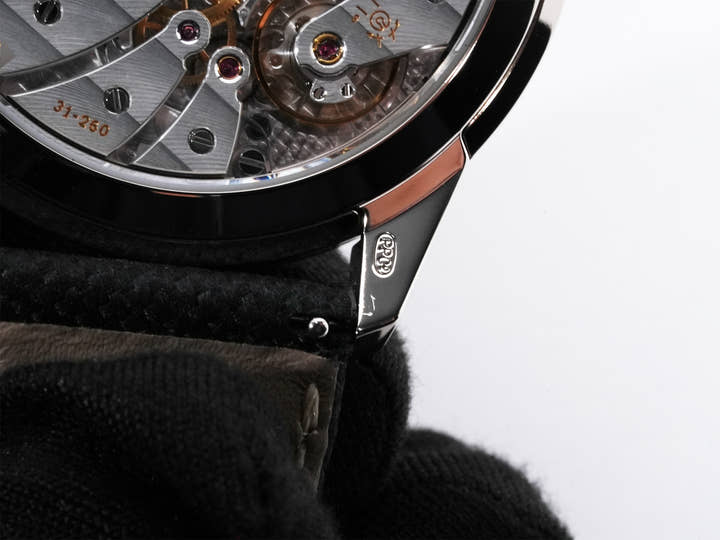 パテックフィリップ アニュアルカレンダー トラベルタイム Ref.5326G-001 ホワイトゴールド テクスチャードラック アントラサイト文字盤