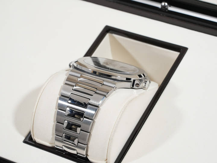 パテックフィリップ ノーチラス Ref.5711/1A-010 ステンレススチール ブルー文字盤