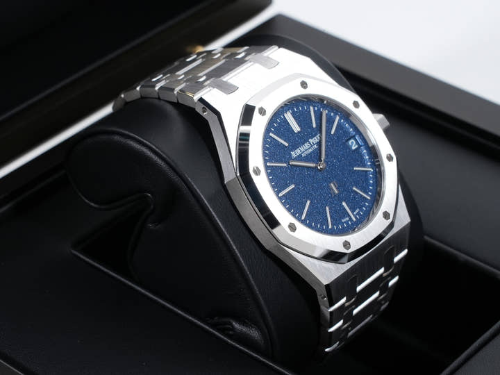 オーデマピゲ ロイヤルオークジャンボ エクストラ シン Ref.16202BC.OO.1240BC.02 ホワイトゴールド ブルー文字盤