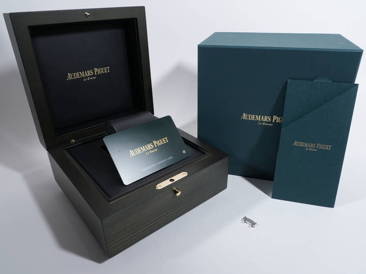 オーデマピゲ ロイヤルオークジャンボ エクストラ シン Ref.16202BC.OO.1240BC.02 ホワイトゴールド ブルー文字盤