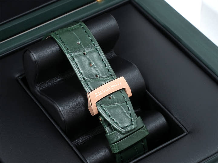 オーデマピゲ ロイヤルオーク クロノグラフ Ref.26240OR.OO.D404CR.02 ピンクゴールド カーキグリーン文字盤