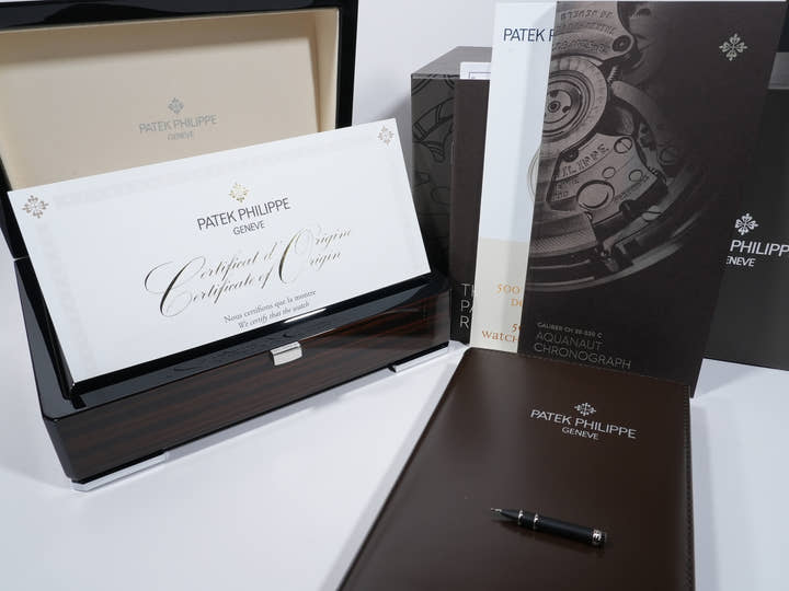 パテックフィリップ アクアノート Ref.5968G-010 ホワイトゴールド カーキグリーン文字盤