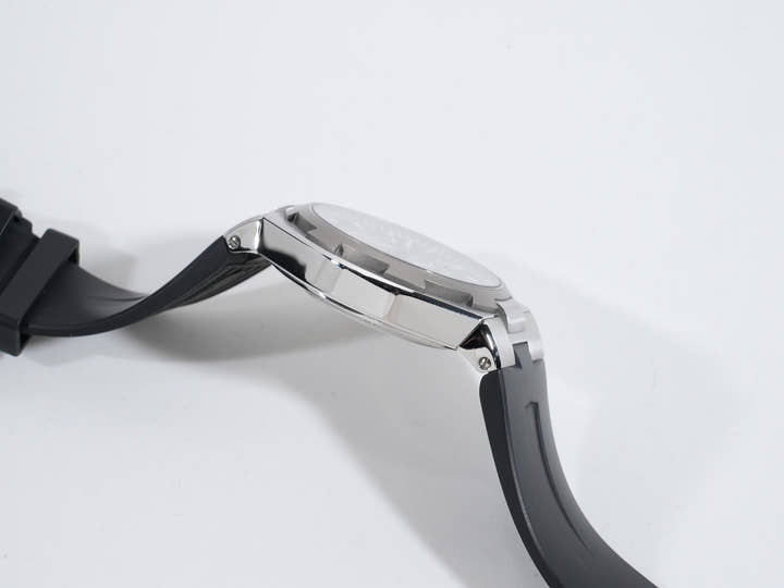 ヴァシュロンコンスタンタン オーヴァーシーズ デュアルタイム Ref.47450/000W-9511 ステンレススチールxチタン グレー文字盤 中古 5oo3op8x